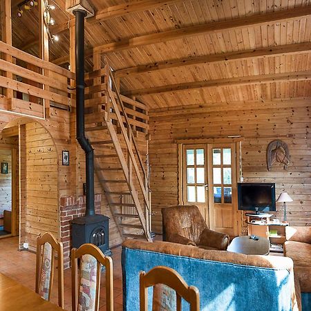 Nice Home In Mscice With Kitchen Mścice Exterior foto